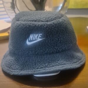 Nike Apex Reversible Bucket Hat